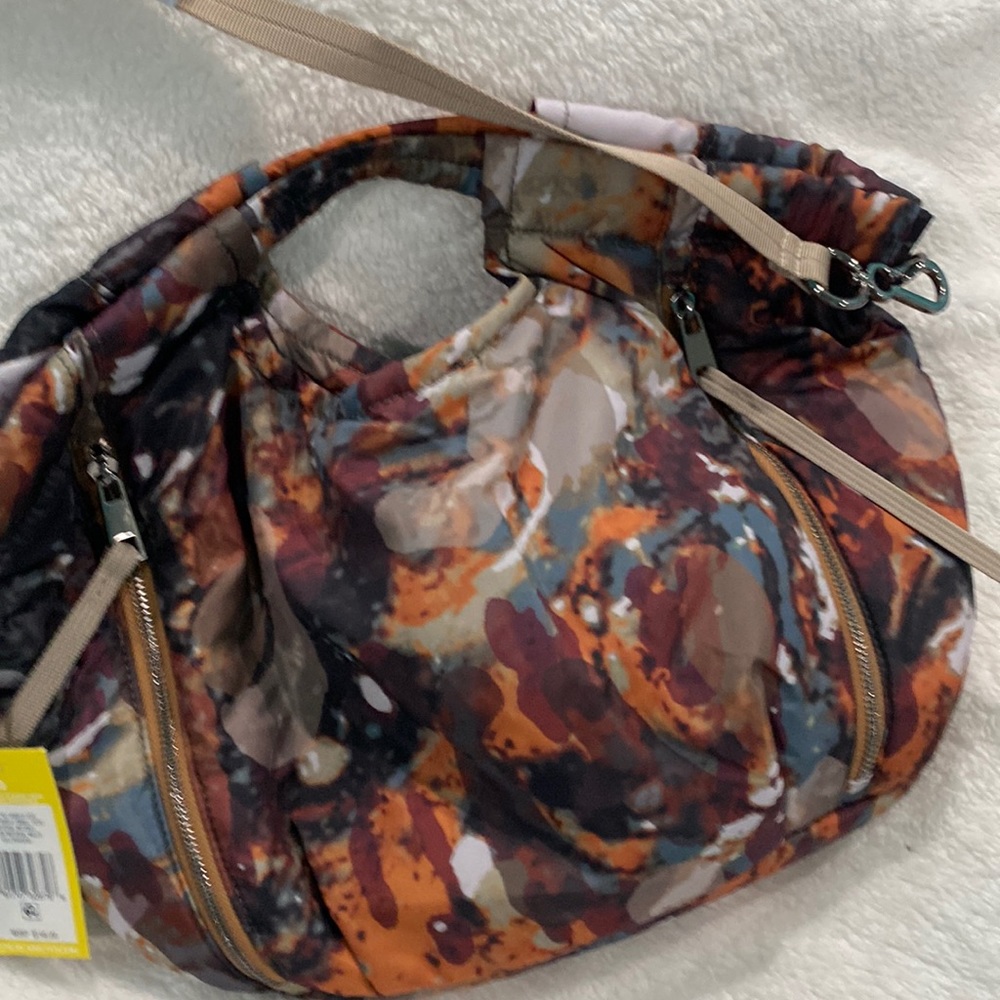 🆕VINCE CAMUTO HARLO SATCHEL/TOTE. Color- Natural Earthy Mosaic Tones - Picture 6 of 9